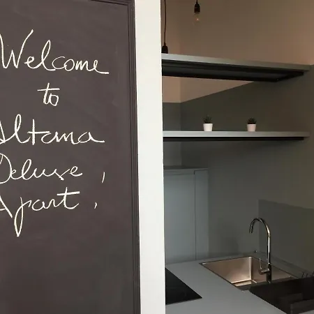 Altana Deluxe Apartment *